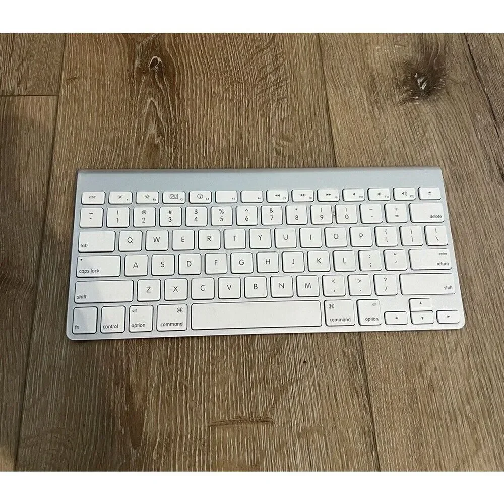 Apple A1314 Wireless Keyboard White Keys Aluminum Metal Base 11